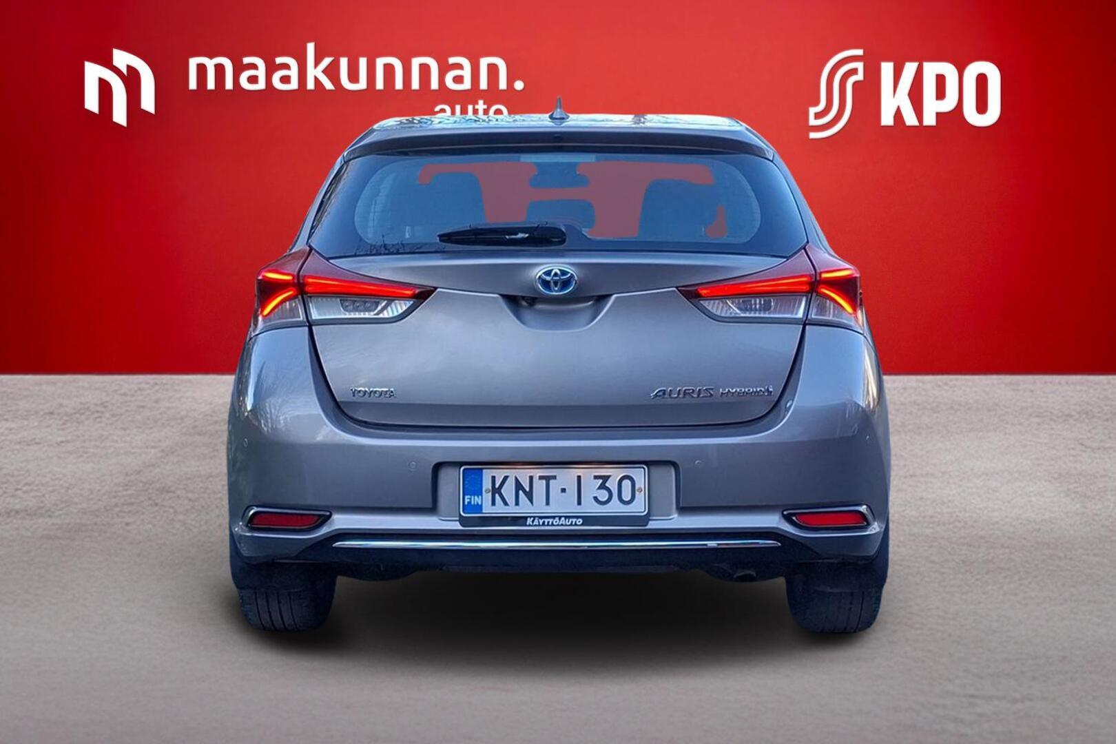 TOYOTA Auris 2016