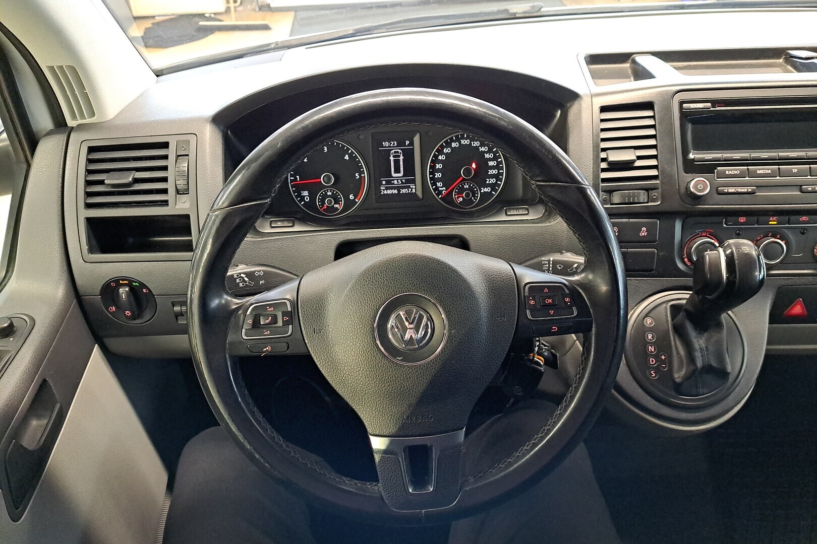 VOLKSWAGEN Transporter 2015