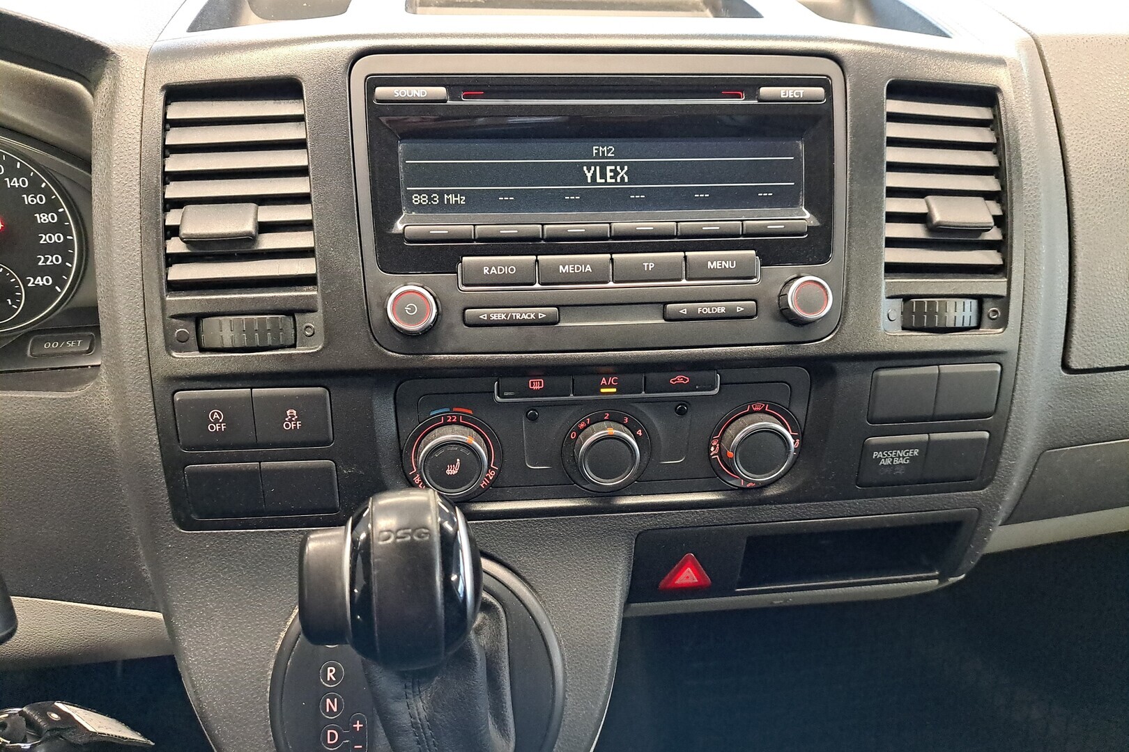 VOLKSWAGEN Transporter 2015