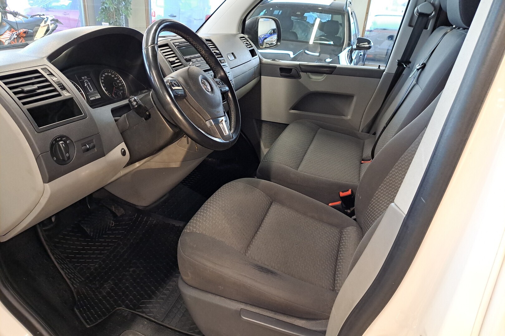 VOLKSWAGEN Transporter 2015