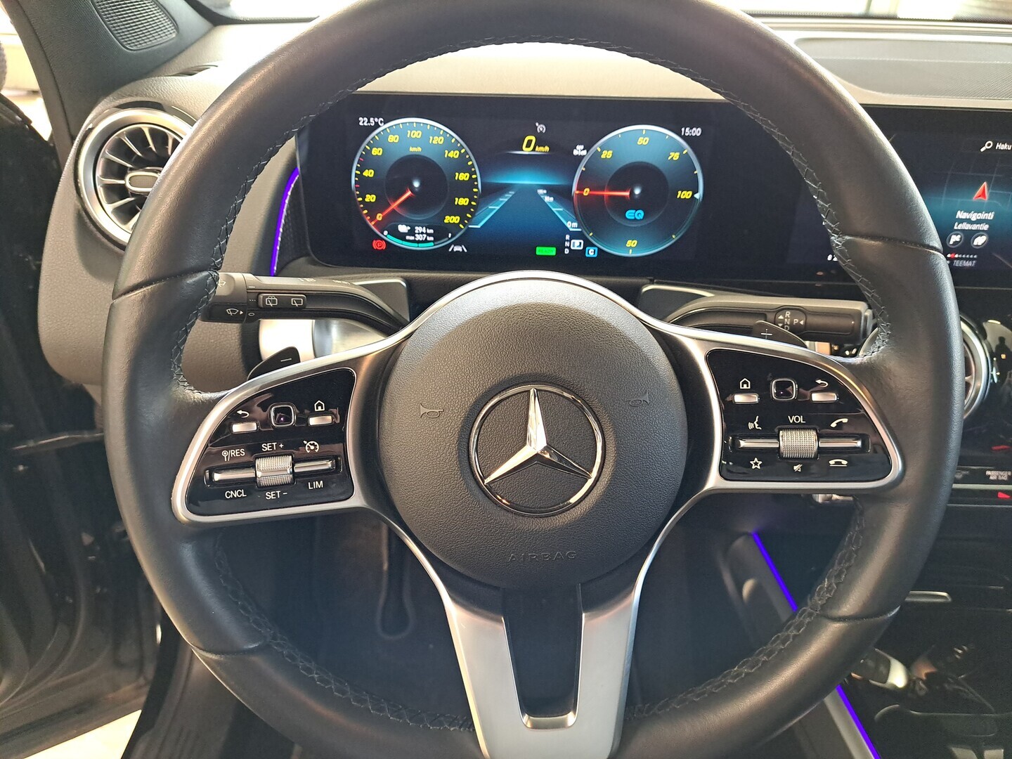 MERCEDES-BENZ EQB 2022