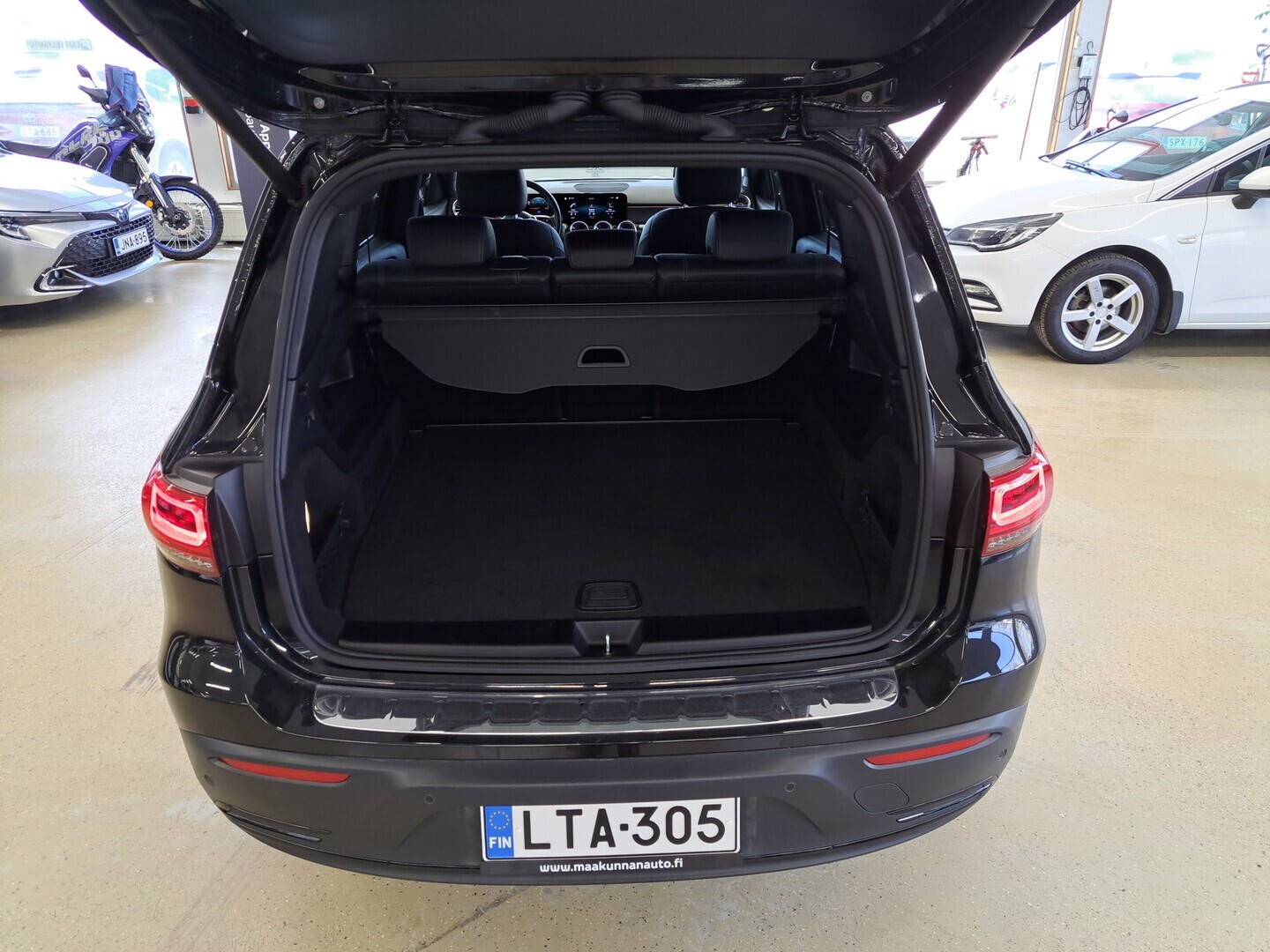 MERCEDES-BENZ EQB 2022