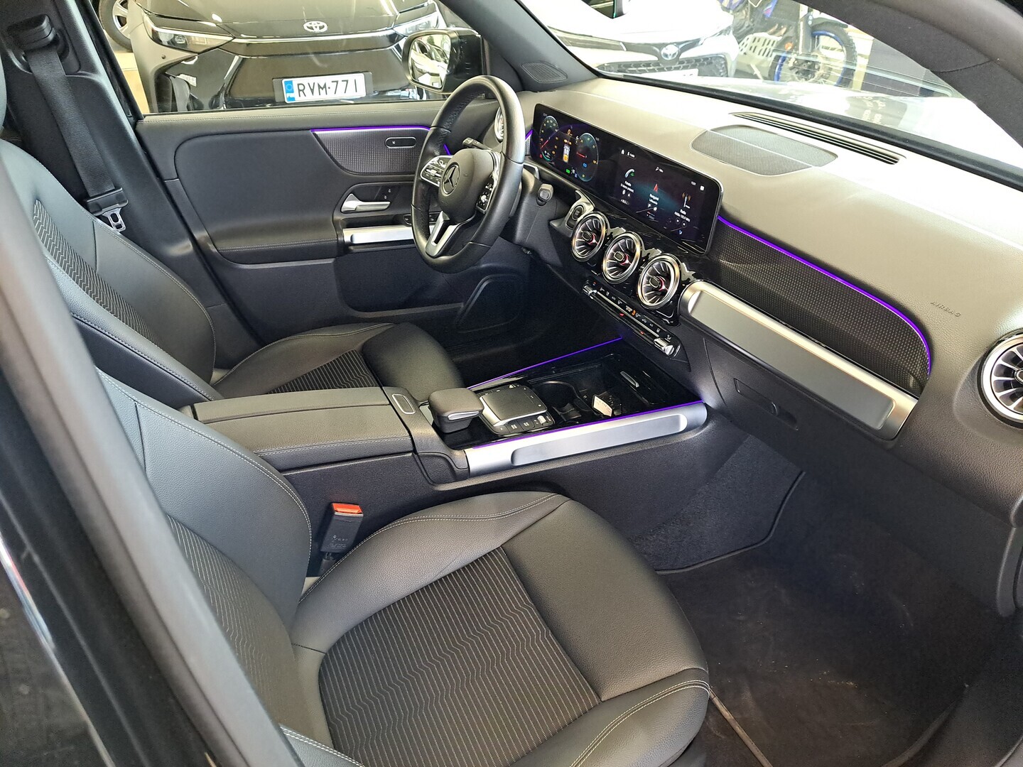 MERCEDES-BENZ EQB 2022