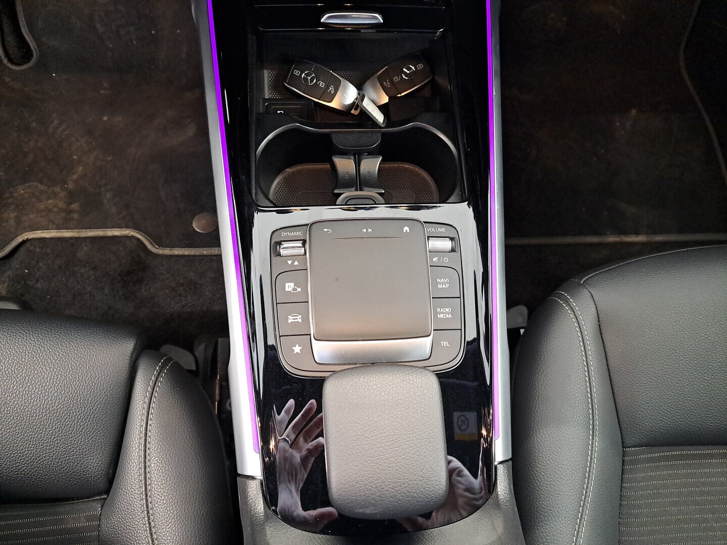 MERCEDES-BENZ EQB 2022