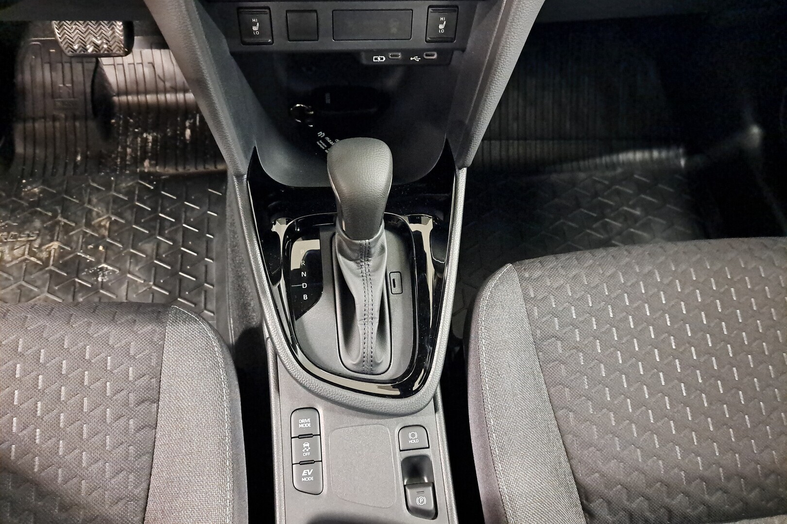 TOYOTA Yaris Cross 2026