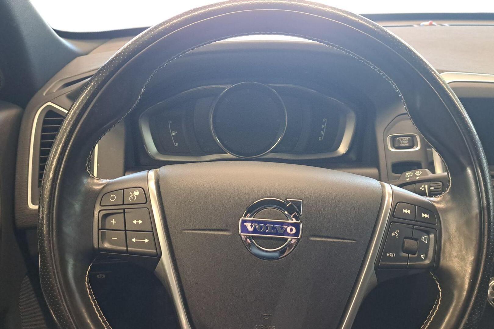 VOLVO XC60 2016