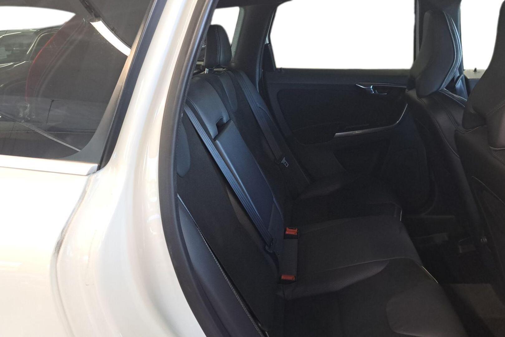 VOLVO XC60 2016