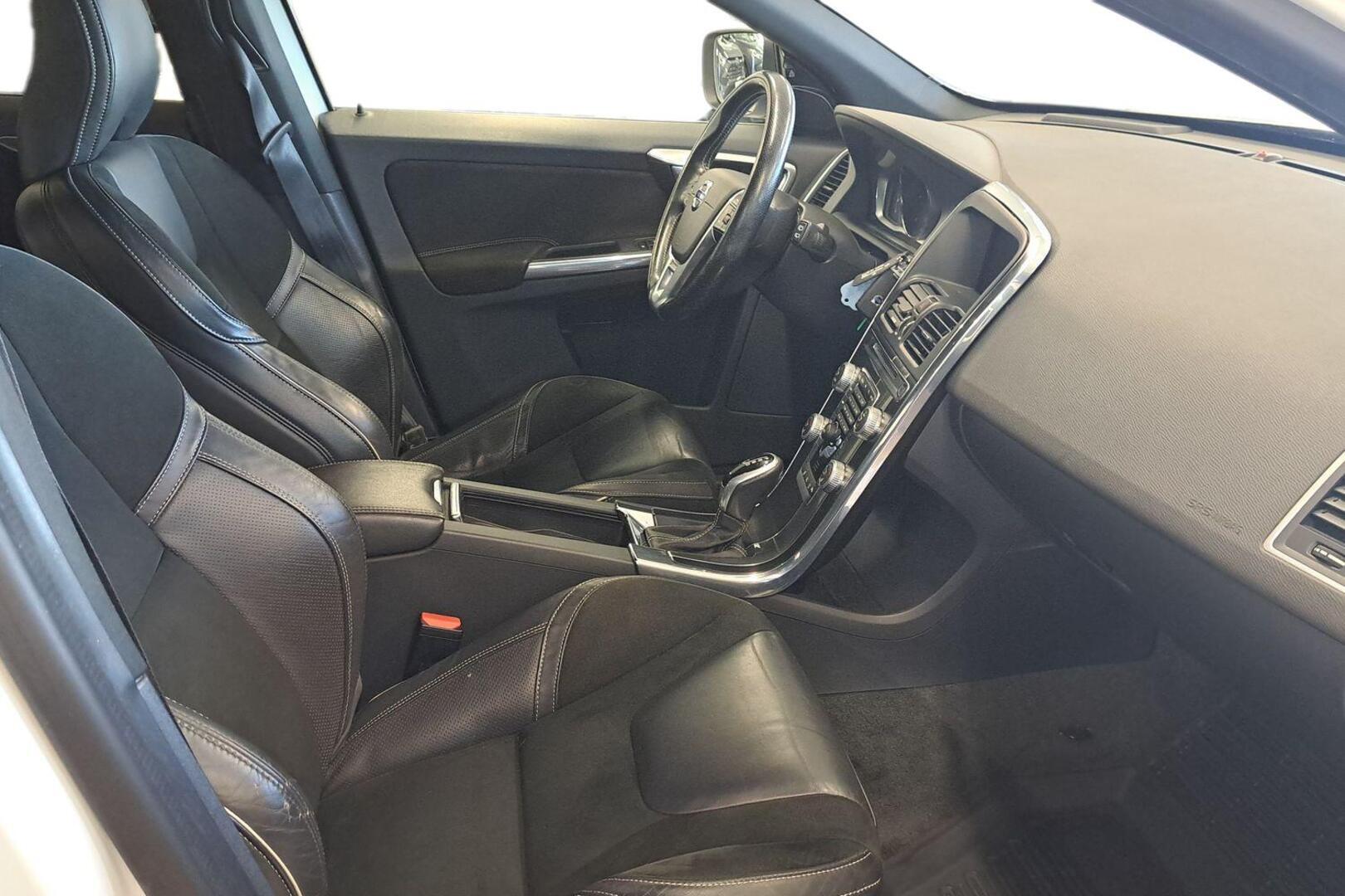 VOLVO XC60 2016