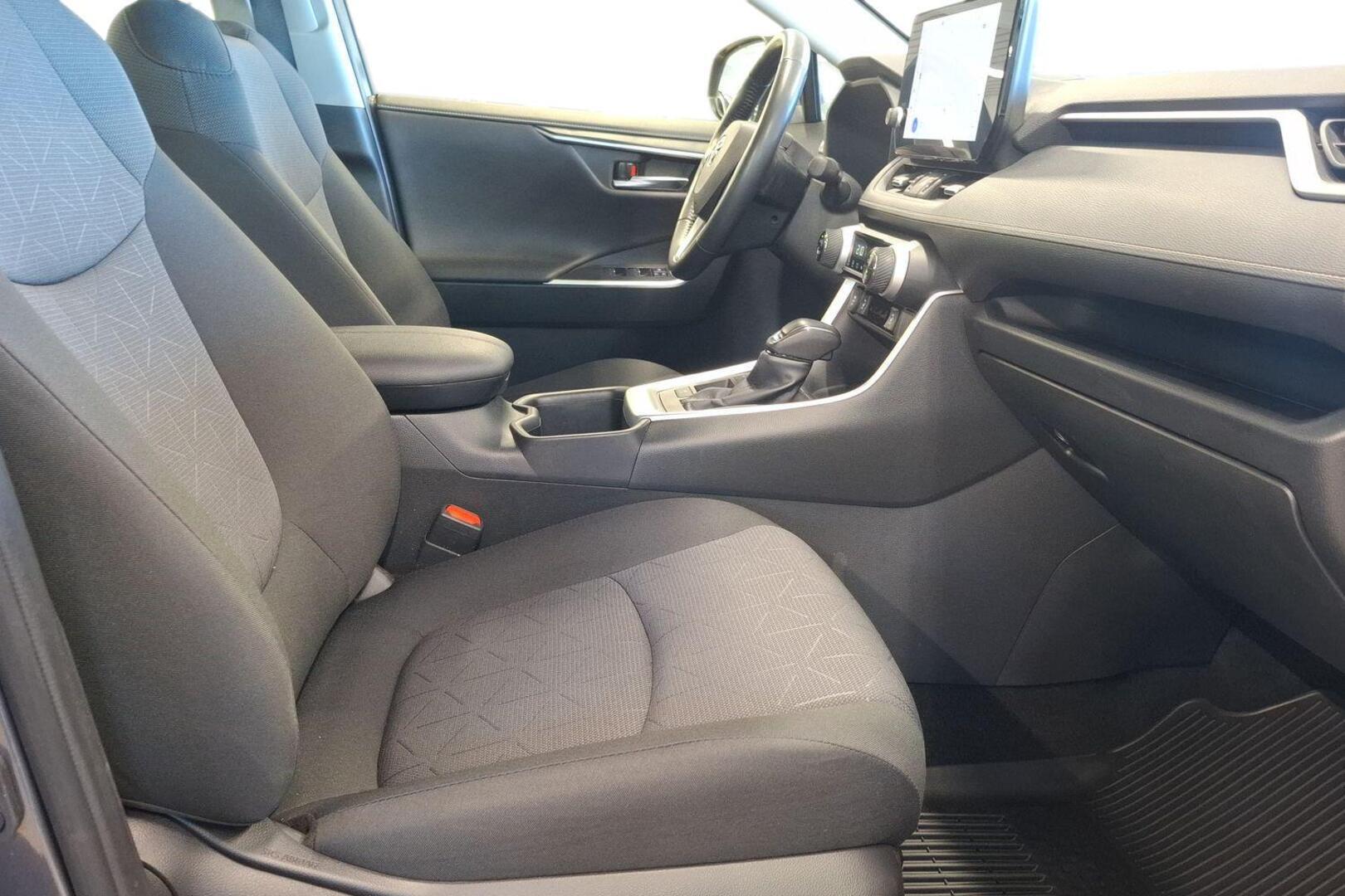 TOYOTA RAV4 2024
