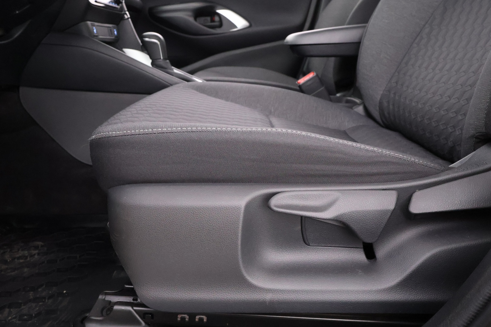 TOYOTA Yaris 2023
