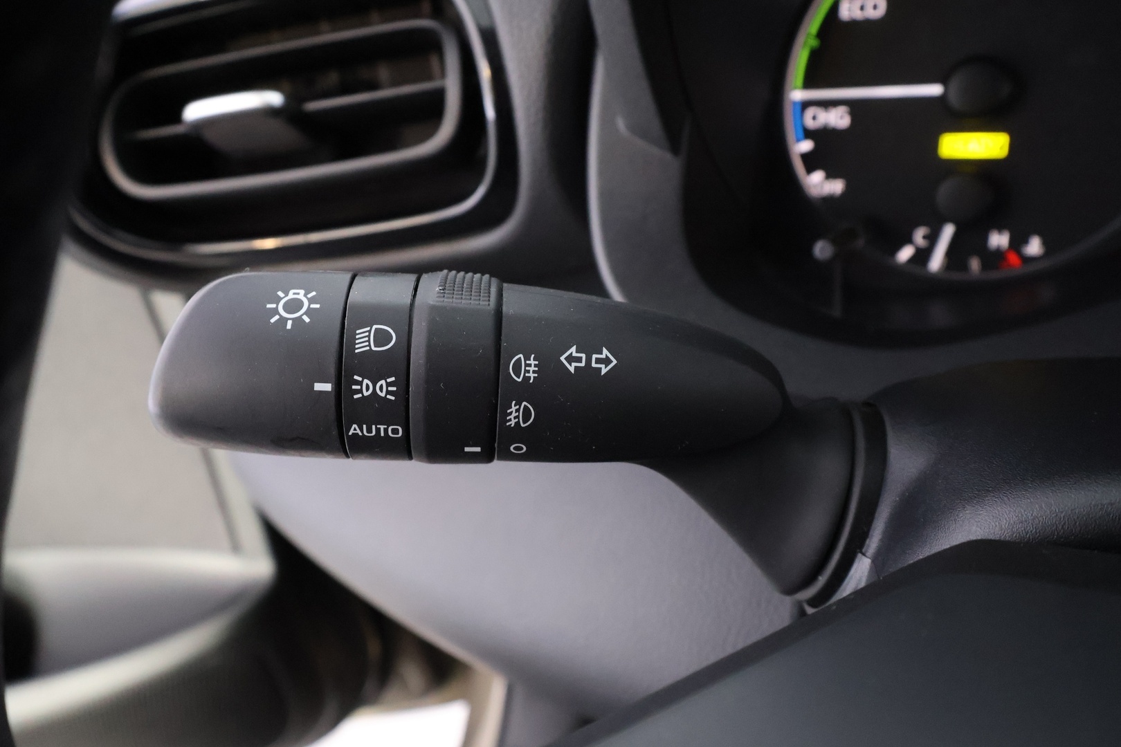 TOYOTA Yaris 2023