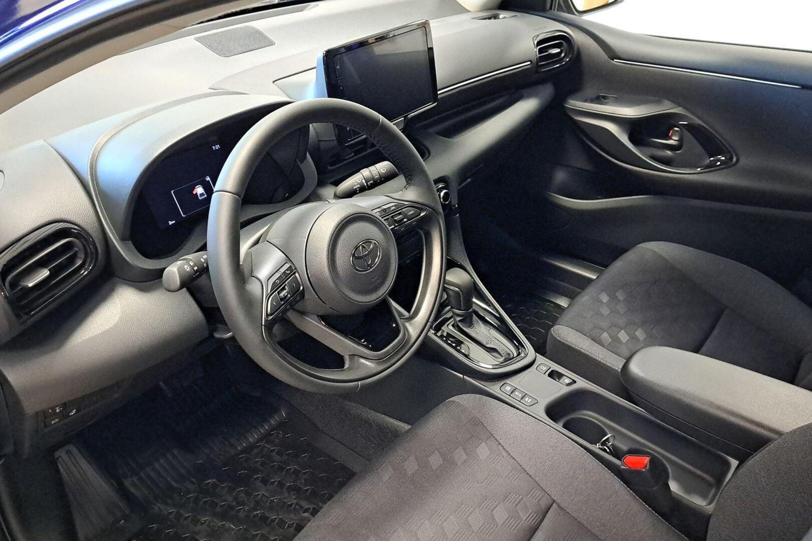 TOYOTA Yaris 2026