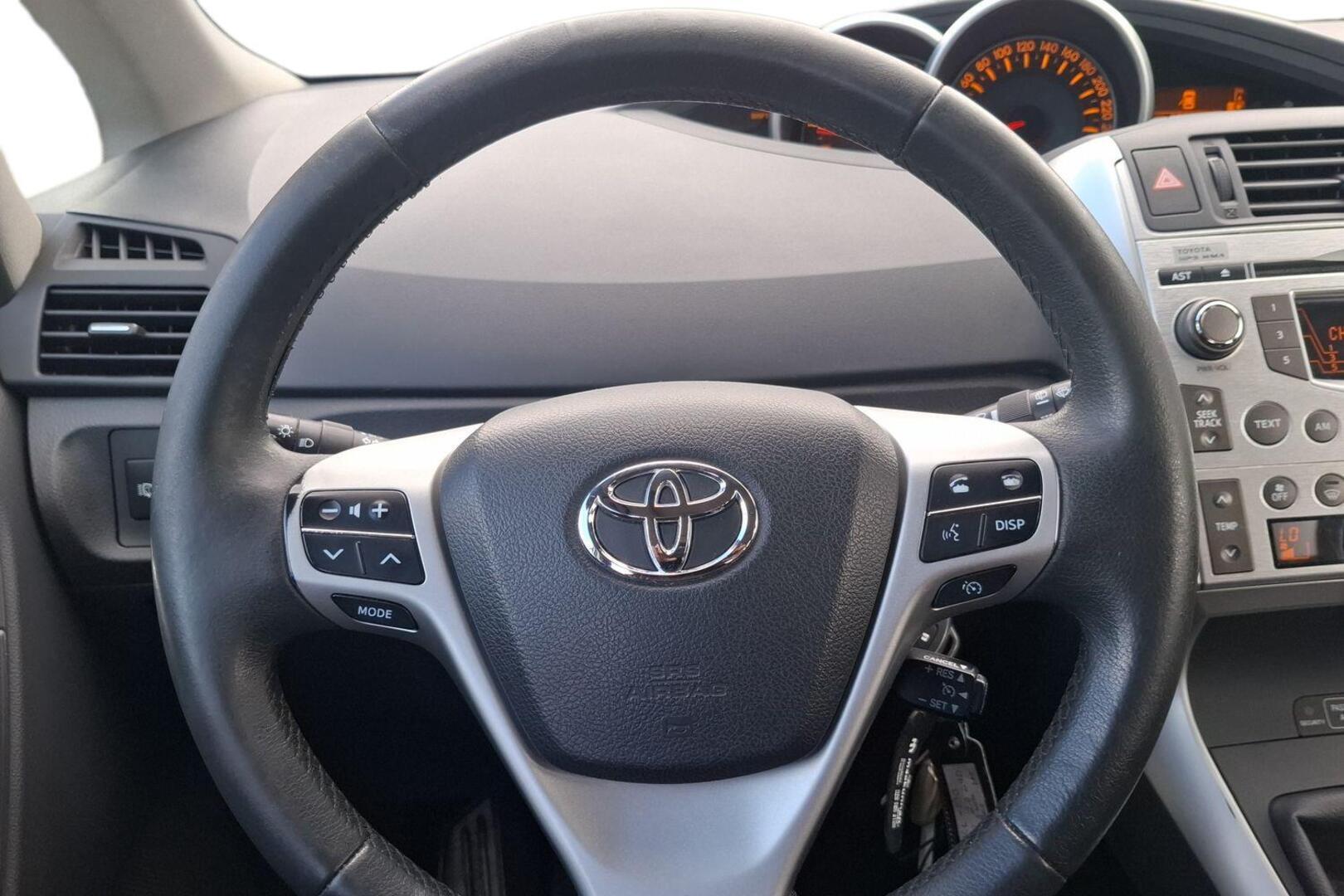 TOYOTA Verso 2010