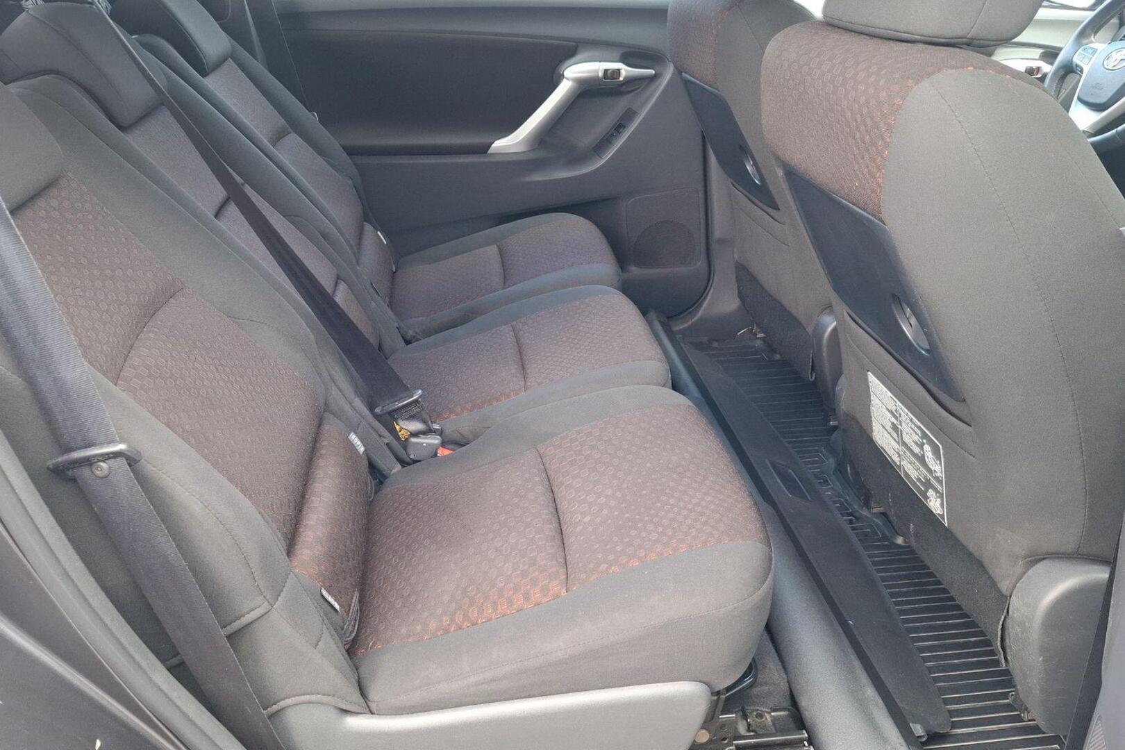 TOYOTA Verso 2010