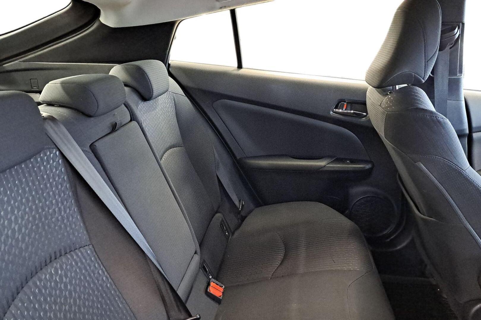 TOYOTA Prius 2019