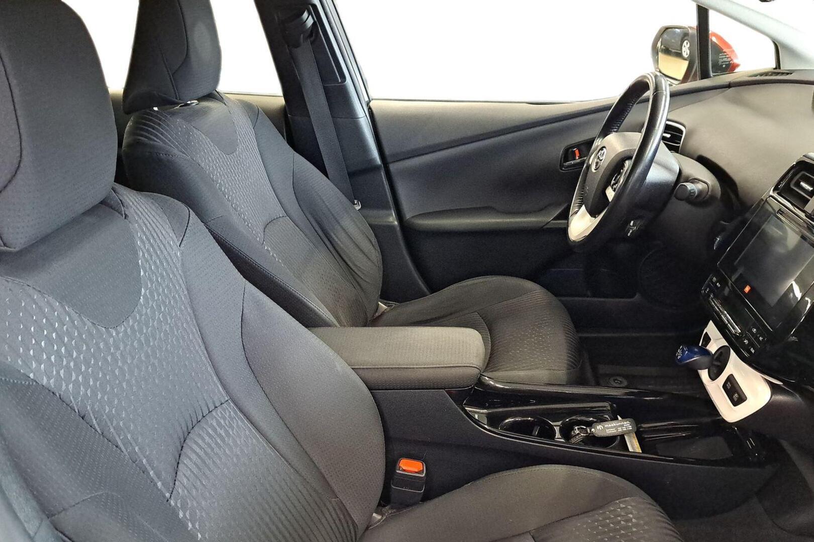 TOYOTA Prius 2019
