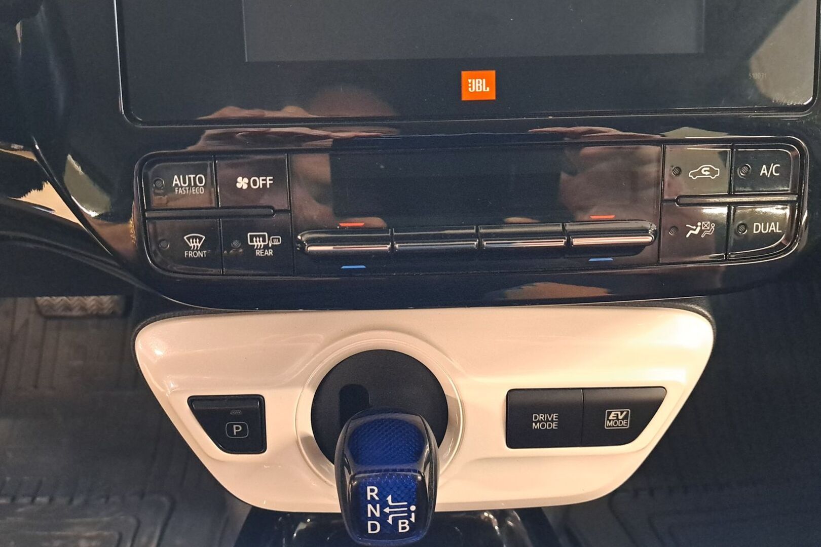 TOYOTA Prius 2019