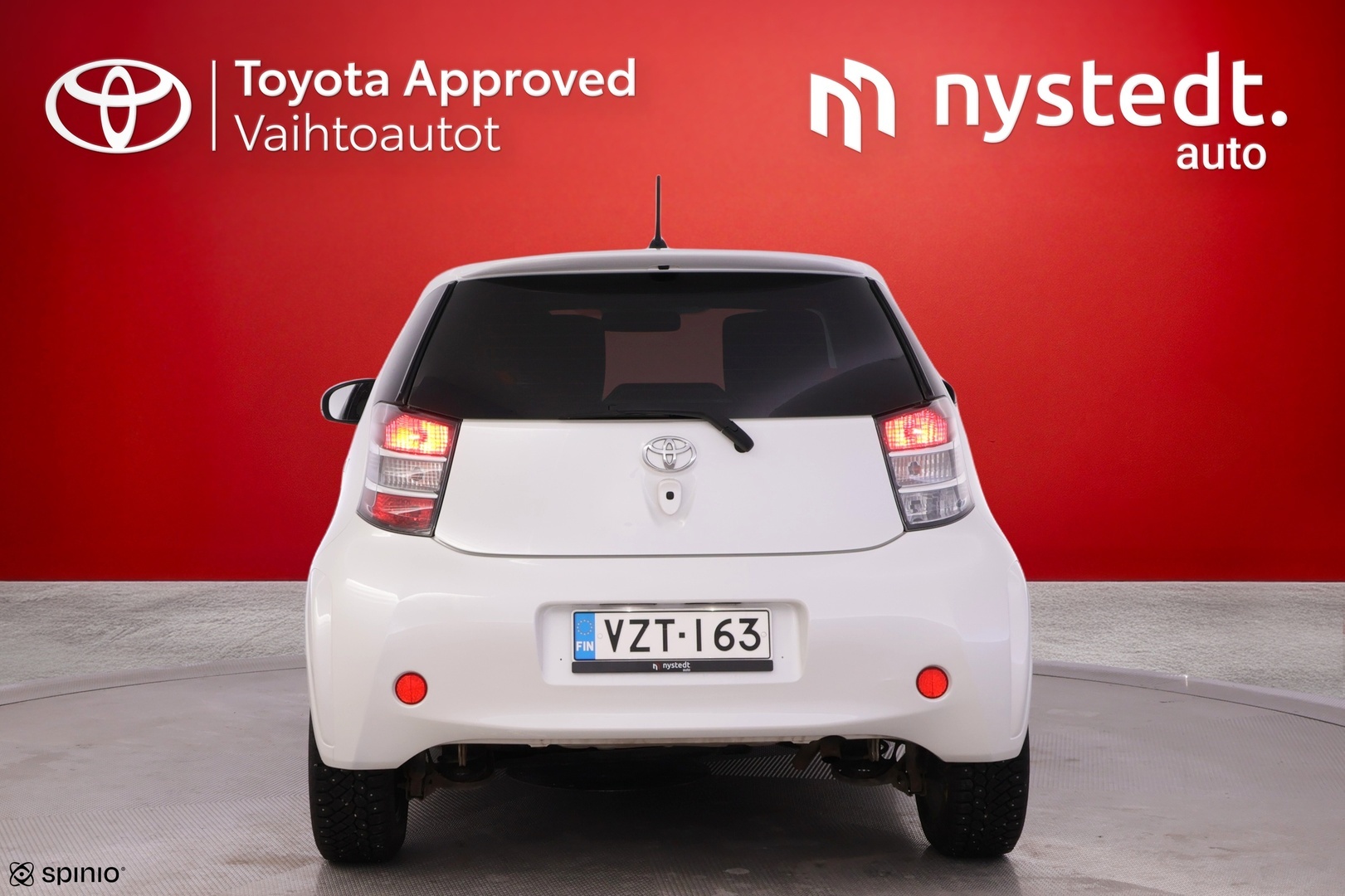 TOYOTA iQ 2010