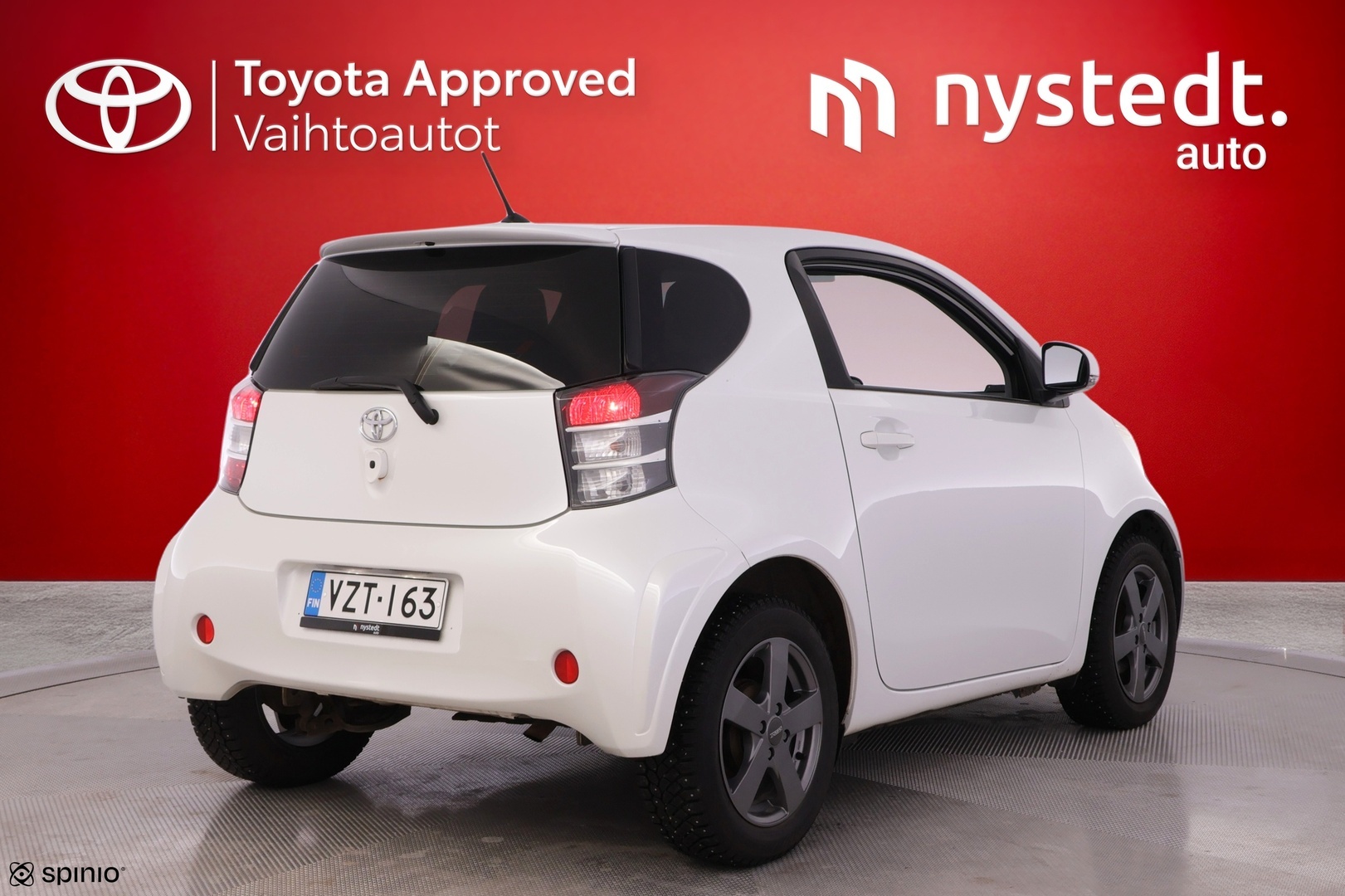TOYOTA iQ 2010