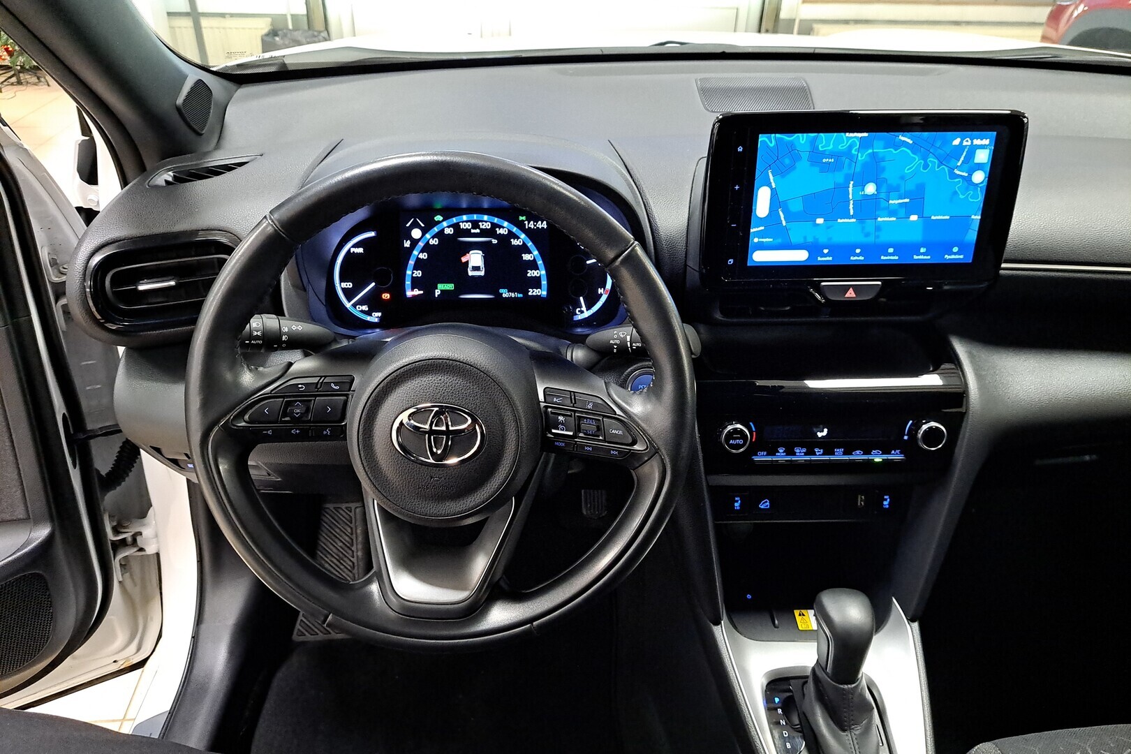 TOYOTA YARIS CROSS 2022