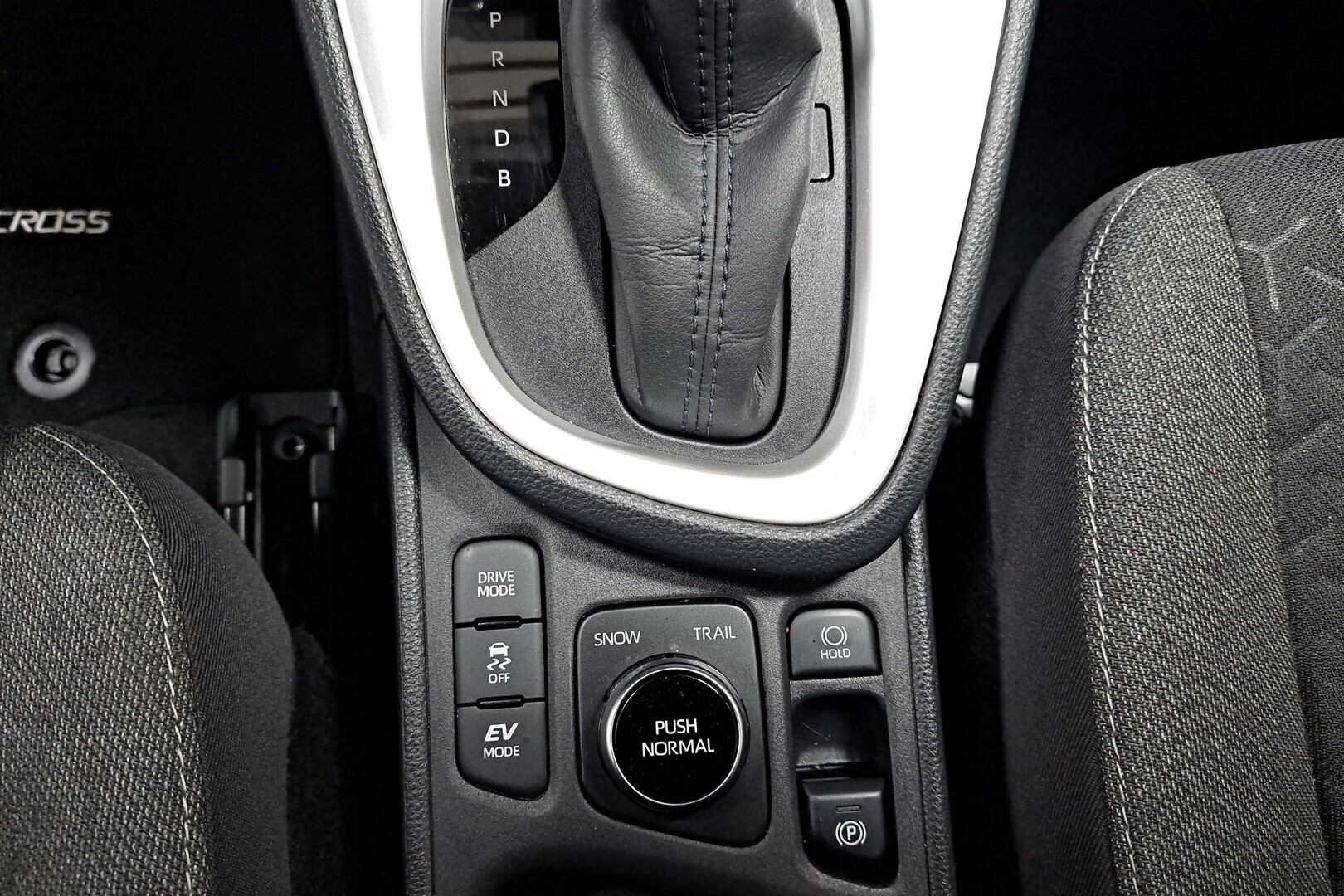 TOYOTA YARIS CROSS 2022