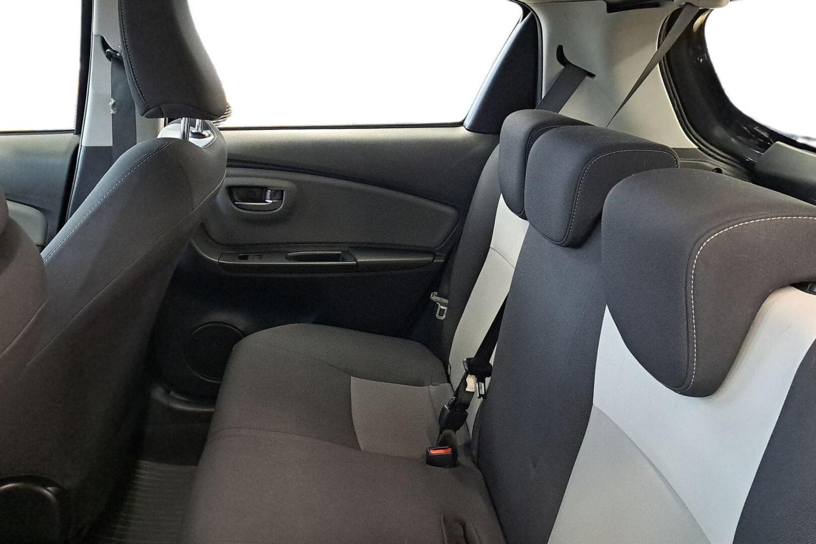 TOYOTA Yaris 2019