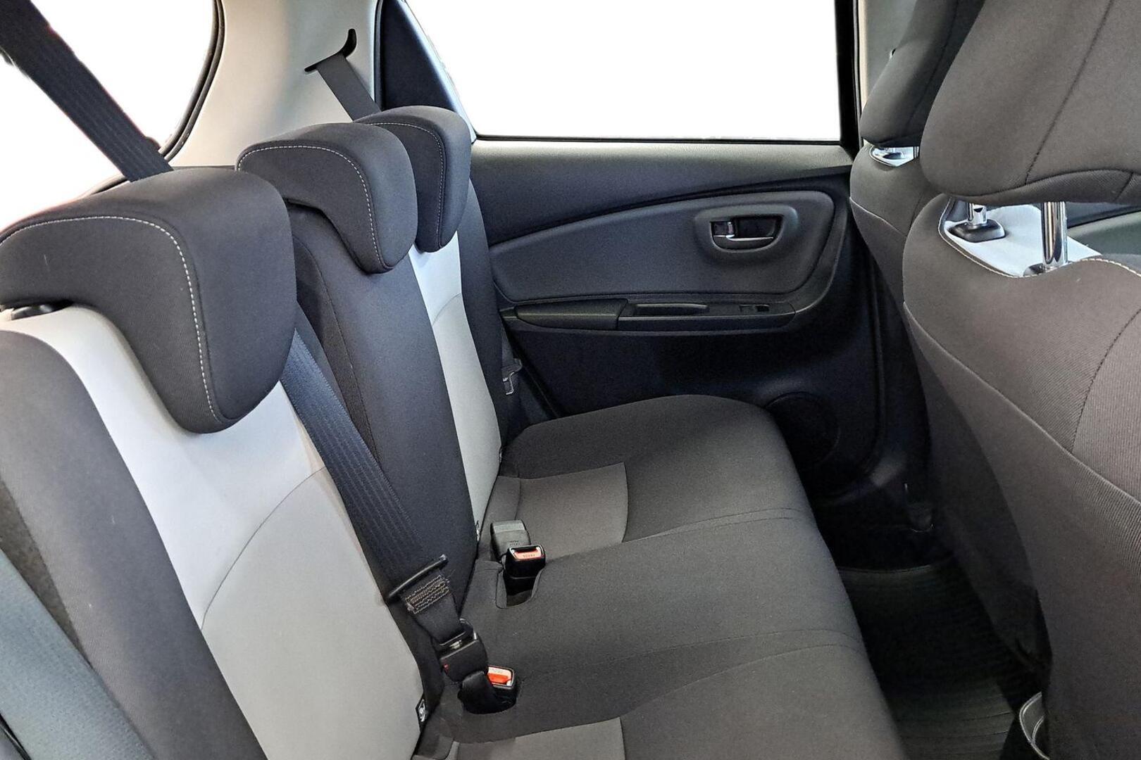 TOYOTA Yaris 2019