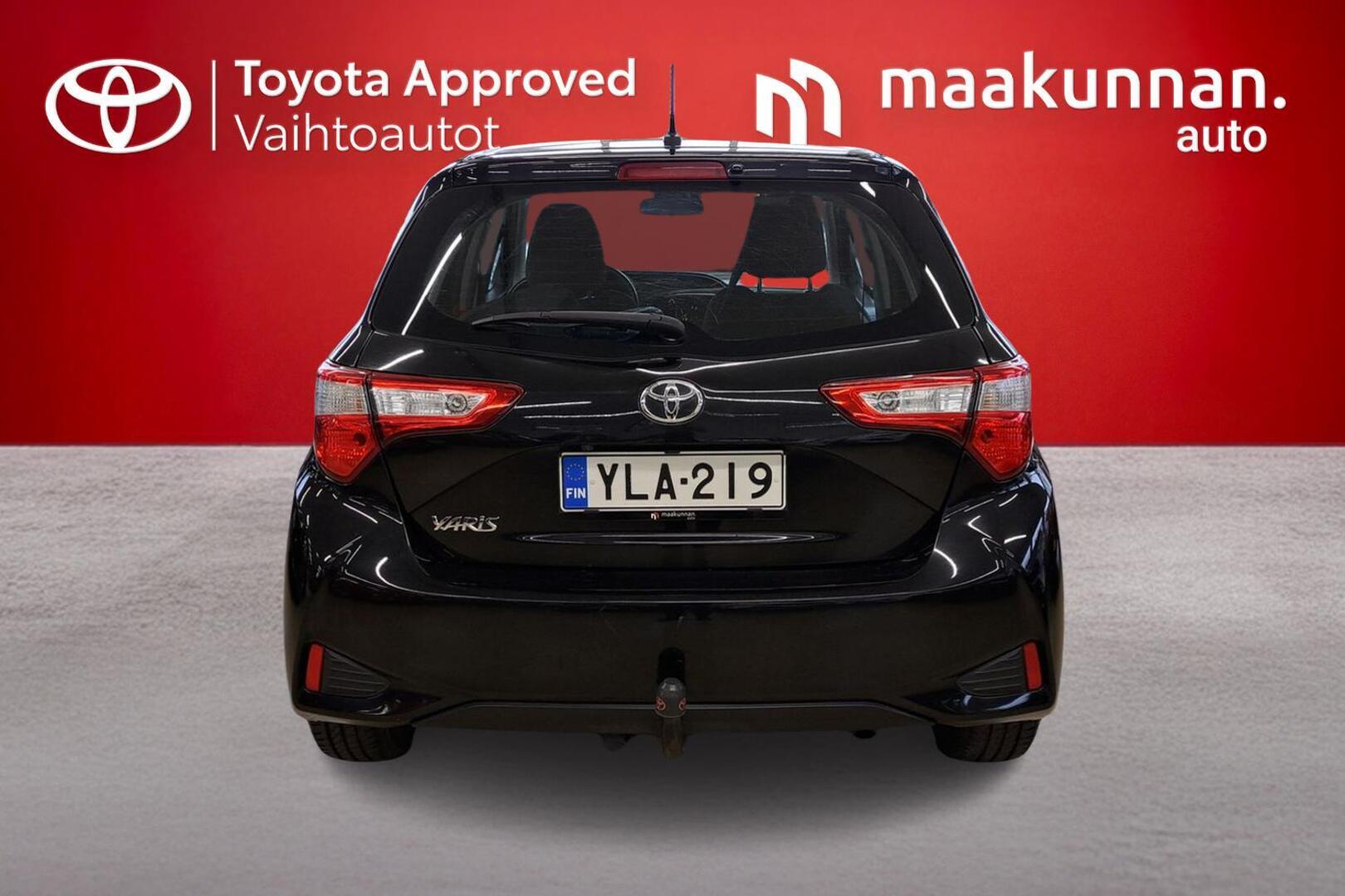 TOYOTA Yaris 2019