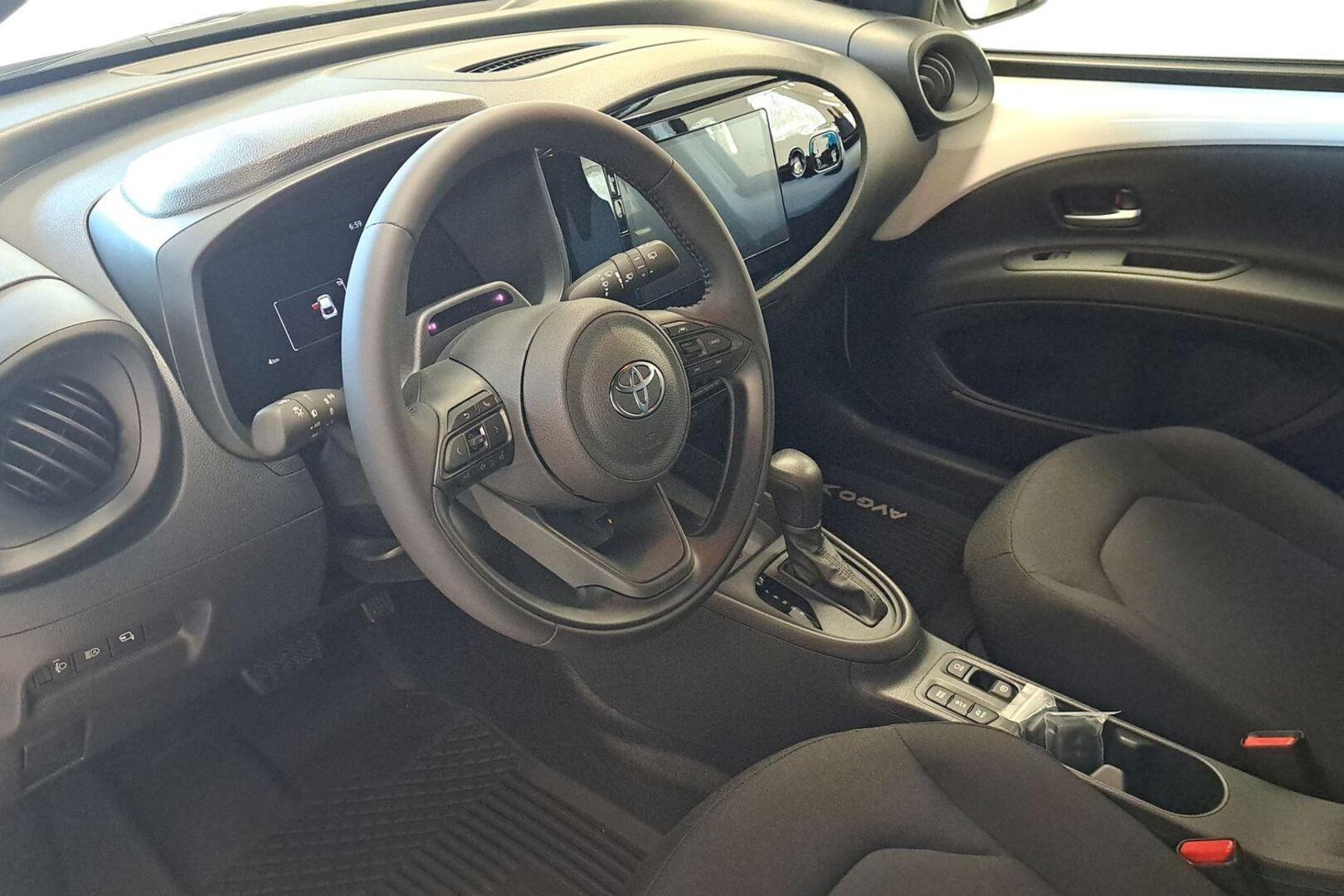 TOYOTA Aygo X 2026