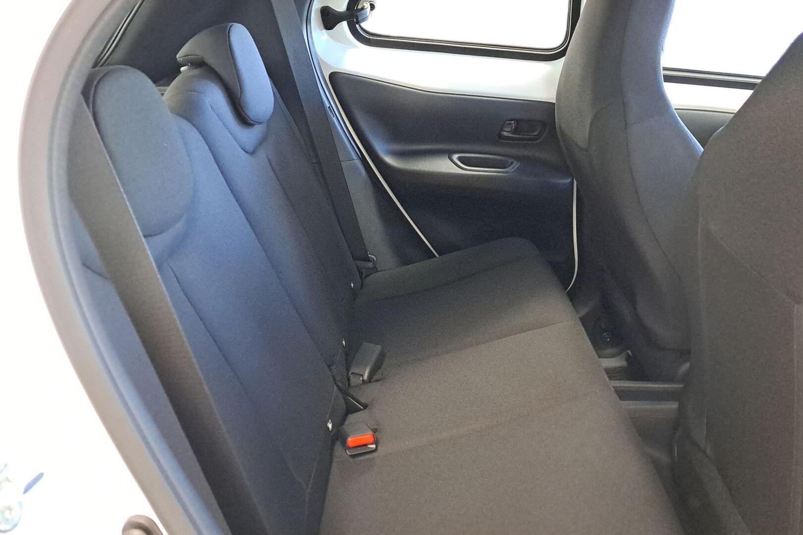 TOYOTA Aygo X 2026