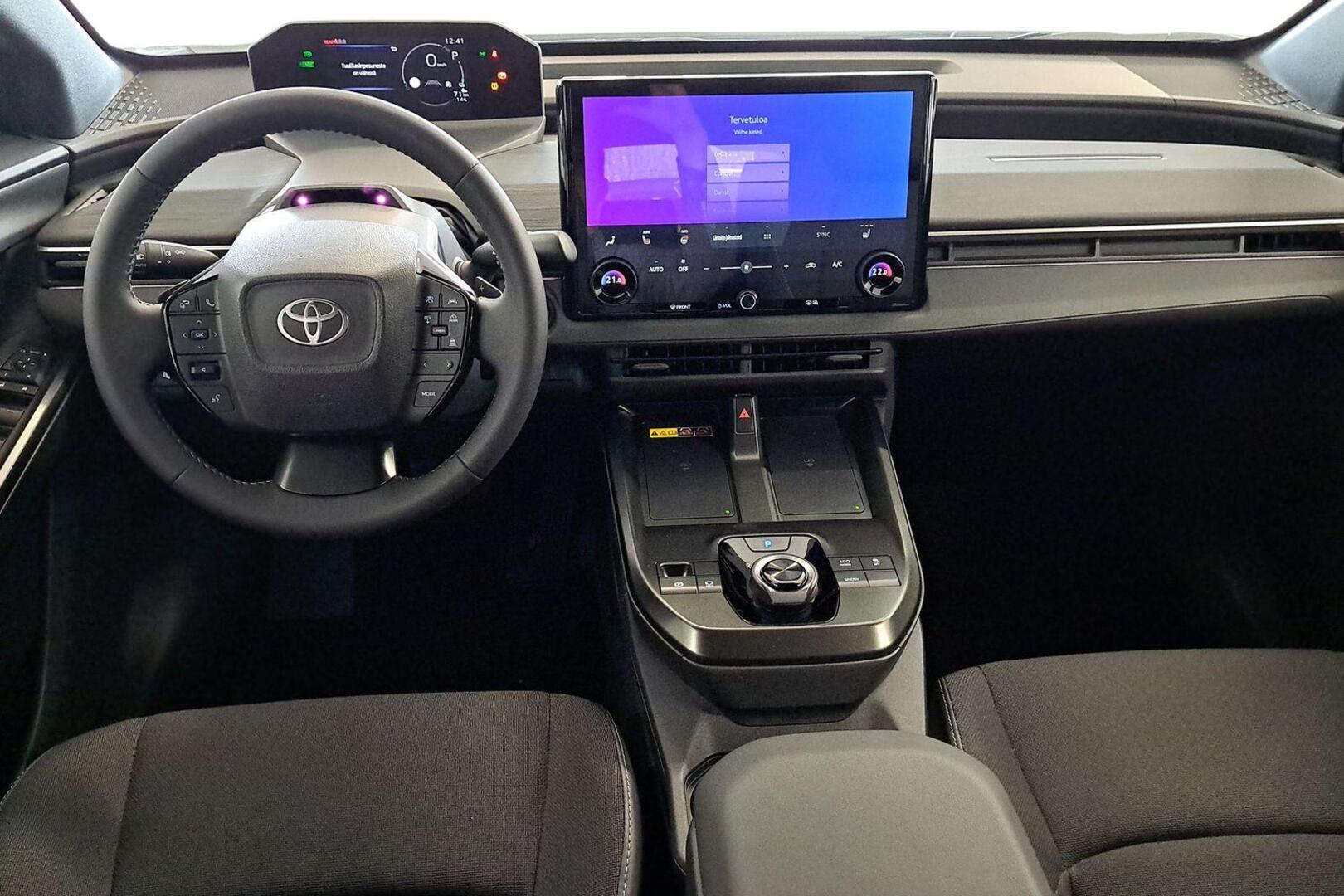 TOYOTA C-HR+ 2026