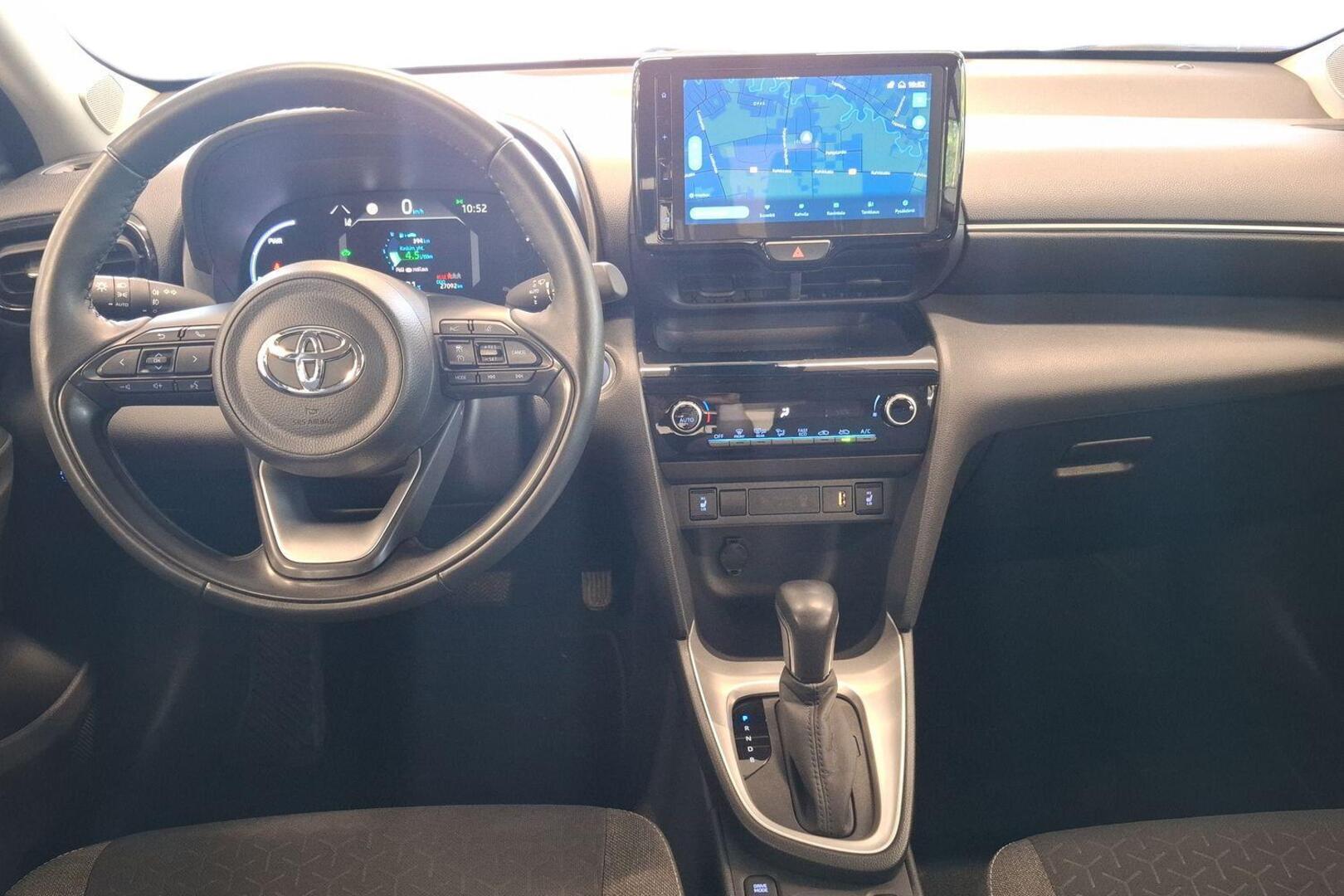 TOYOTA Yaris Cross 2024