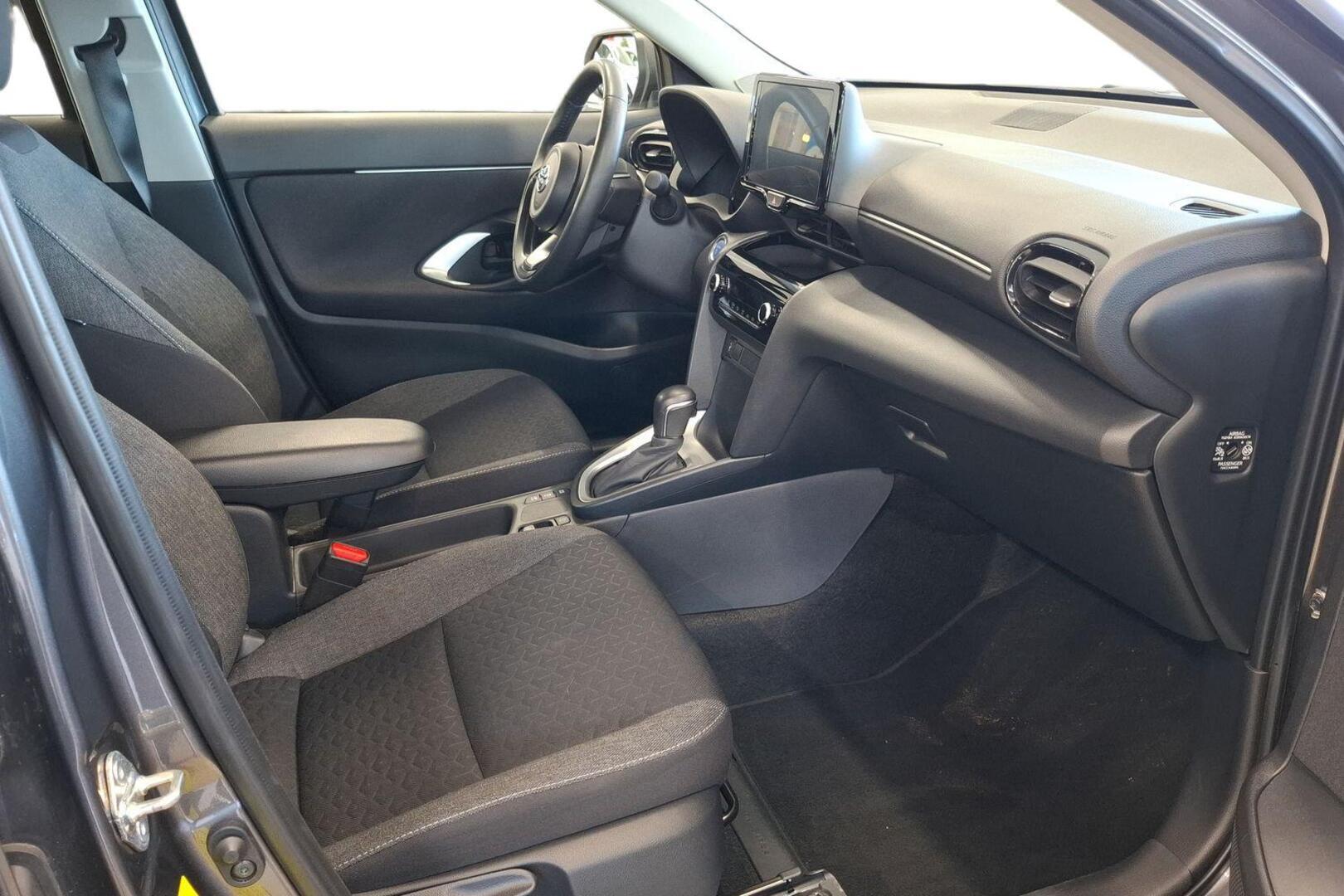 TOYOTA Yaris Cross 2024