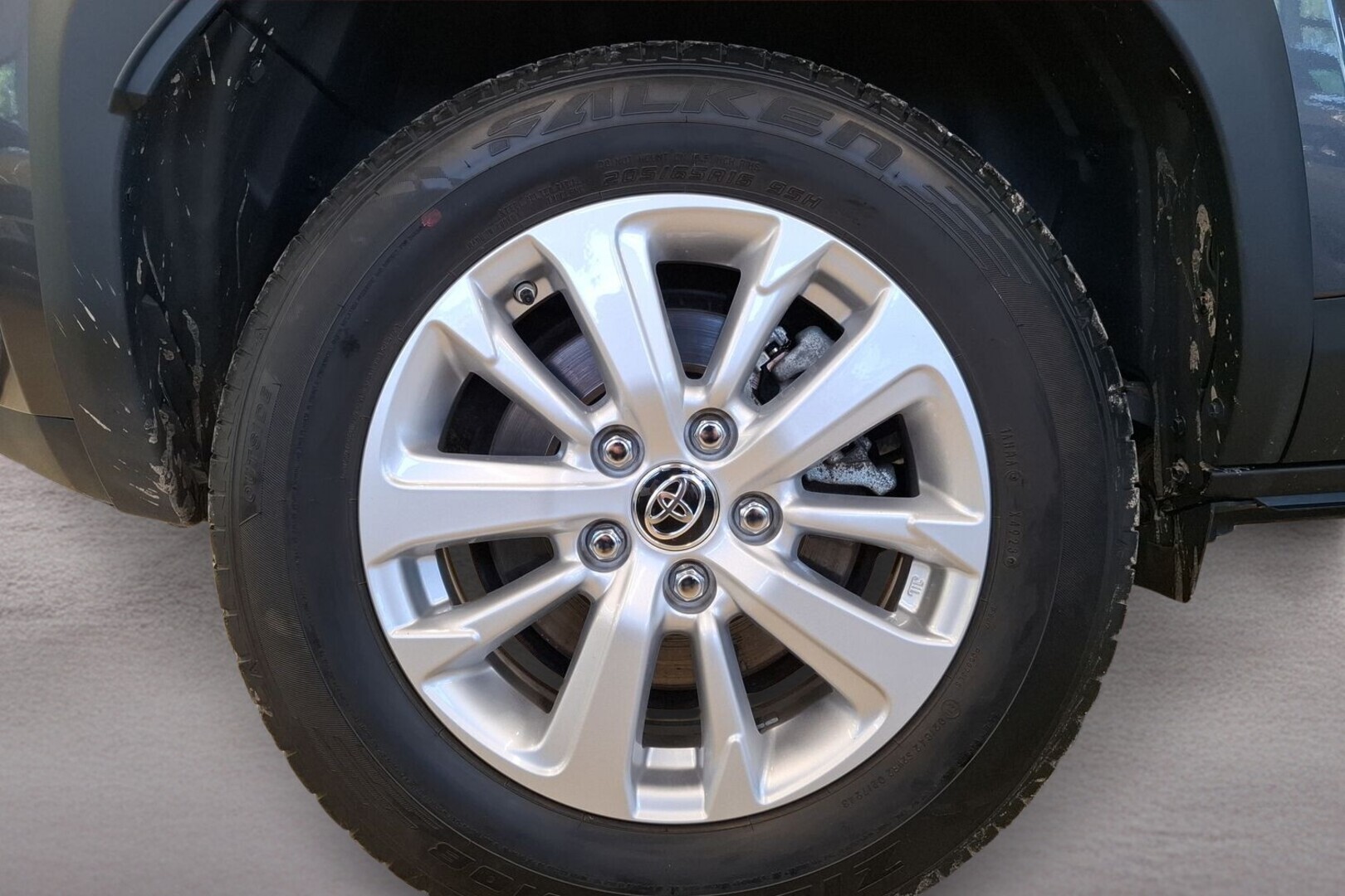TOYOTA Yaris Cross 2024