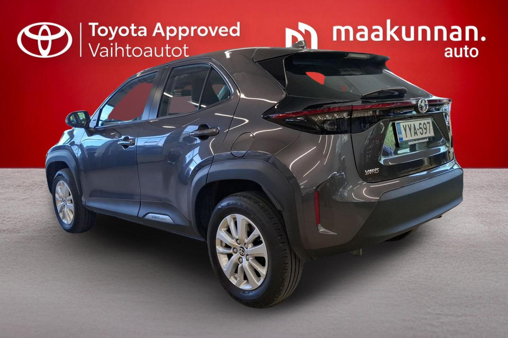 TOYOTA Yaris Cross 2024