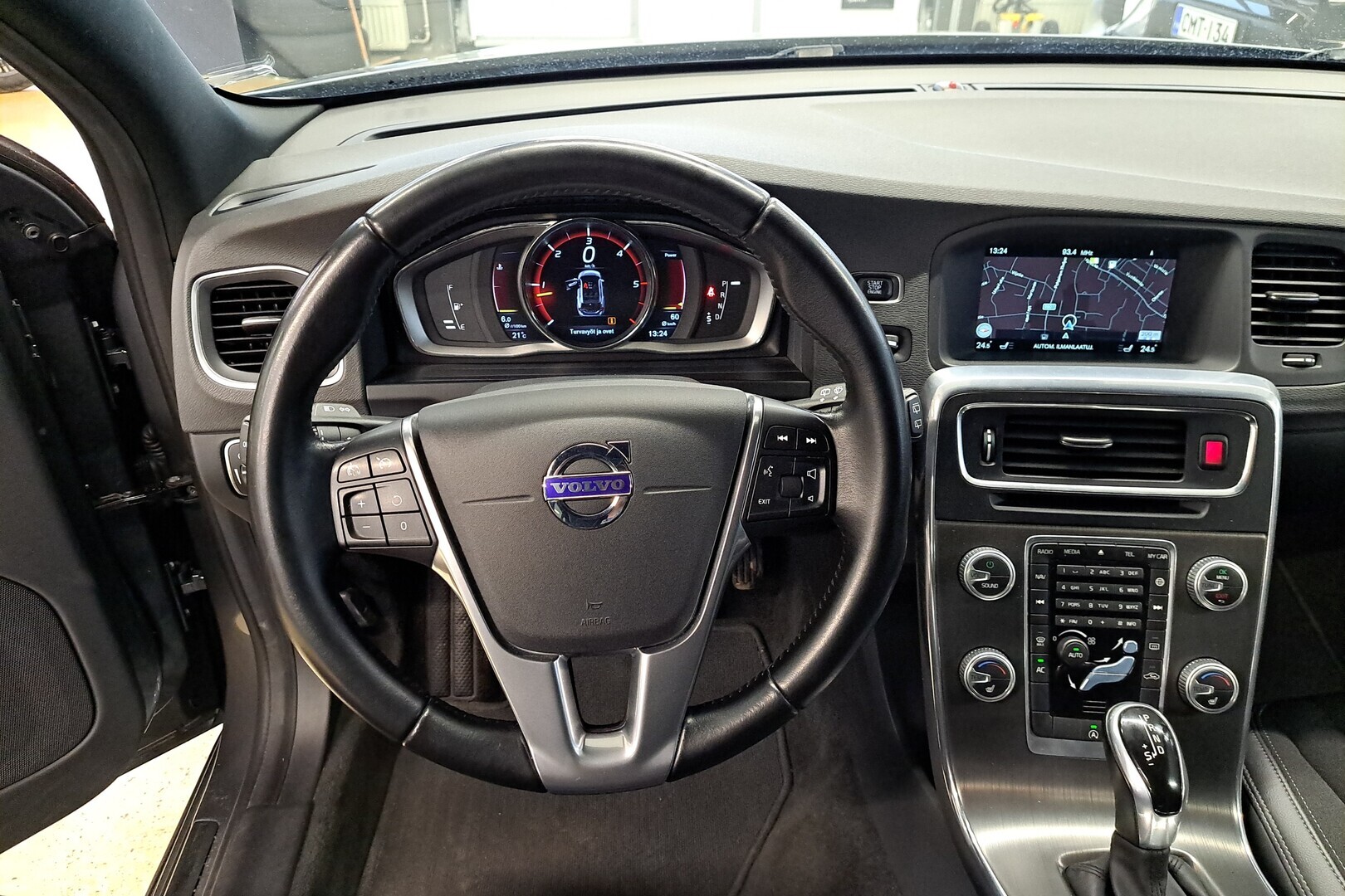 VOLVO V60 2016