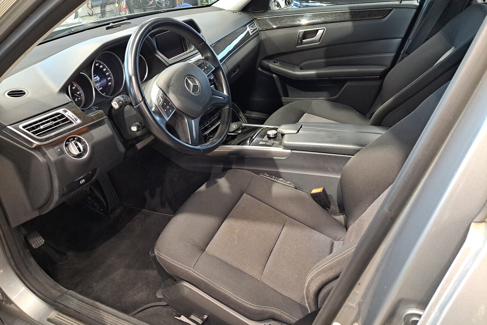 MERCEDES-BENZ E 2013