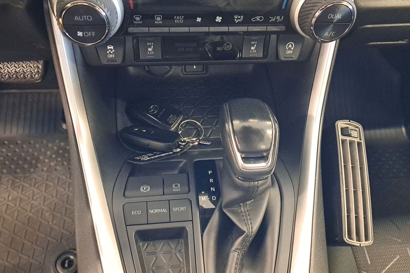 TOYOTA RAV4 2020