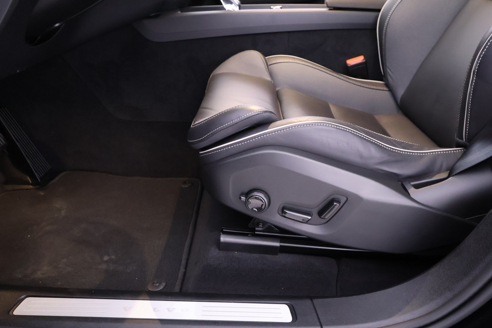 VOLVO XC60 25