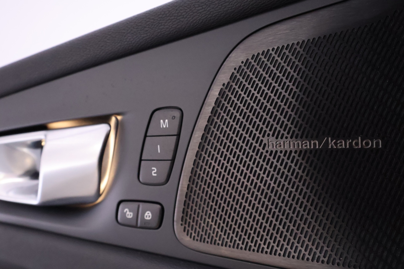 VOLVO XC60 28