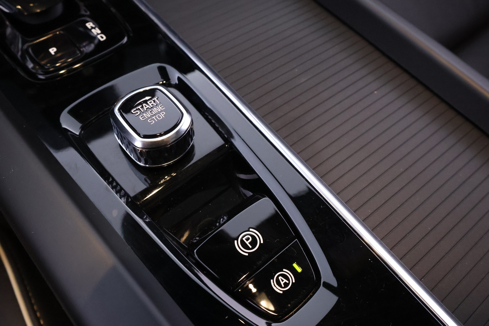 VOLVO XC60 40