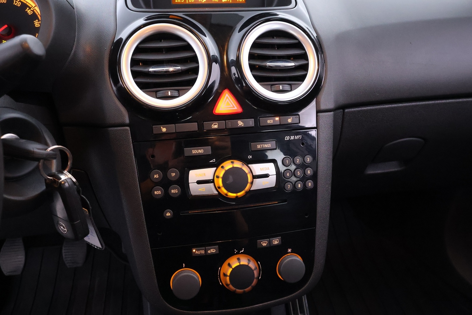 OPEL Corsa 32
