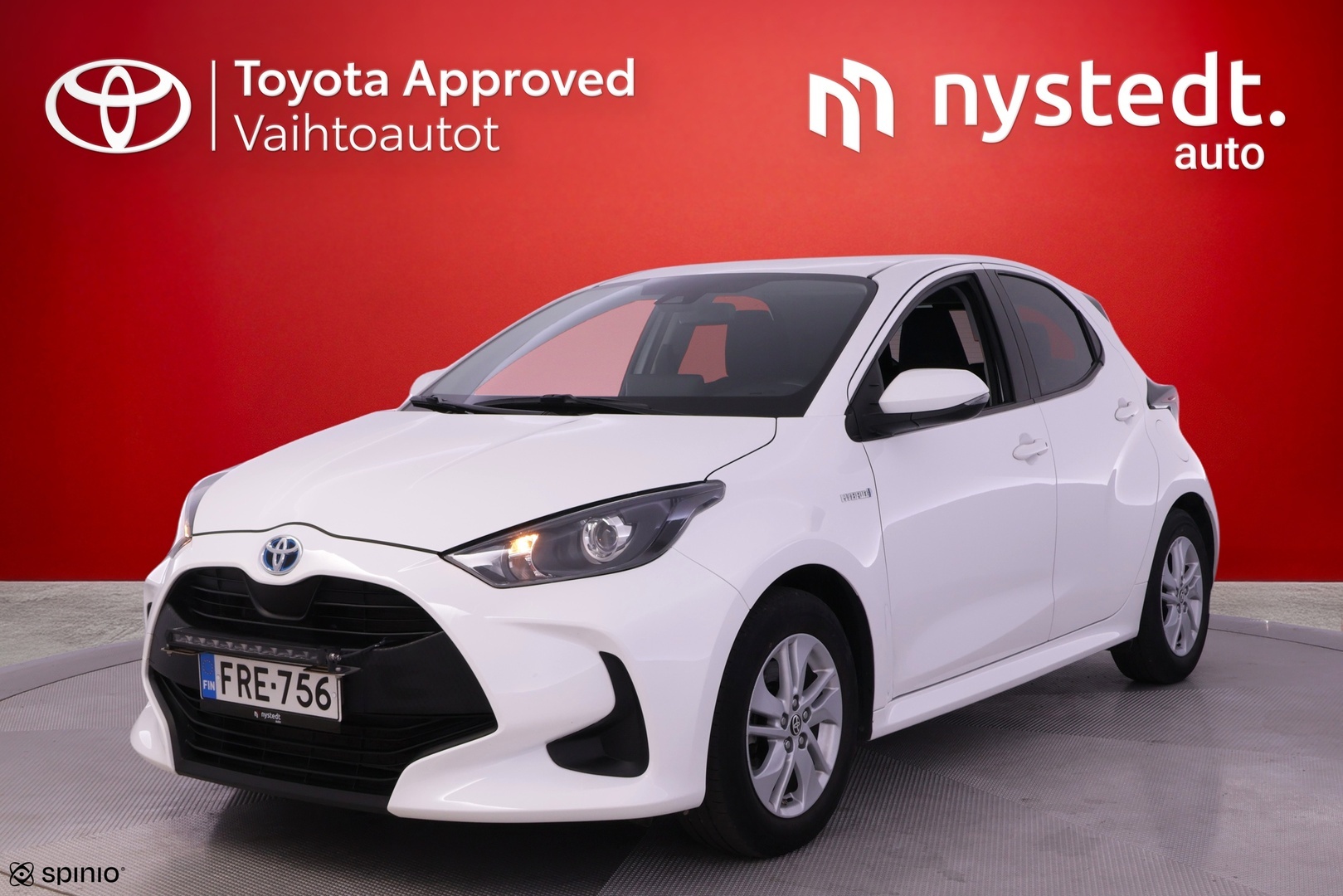 TOYOTA Yaris 1