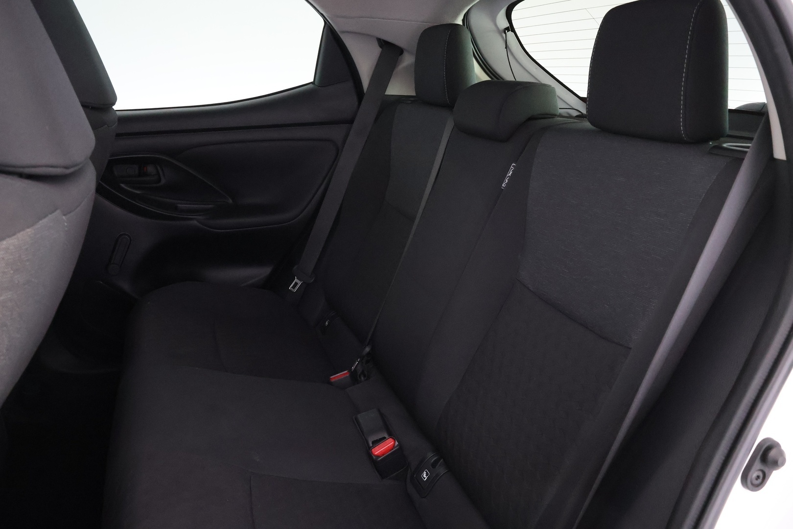 TOYOTA Yaris 15