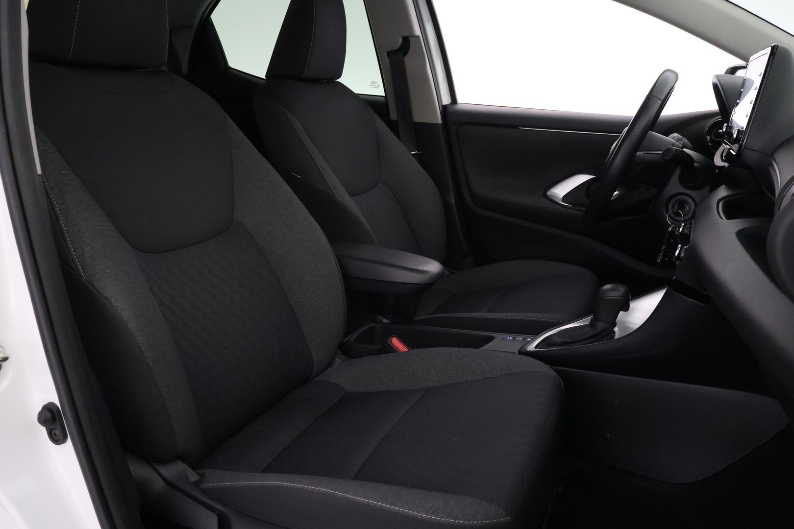 TOYOTA Yaris 16