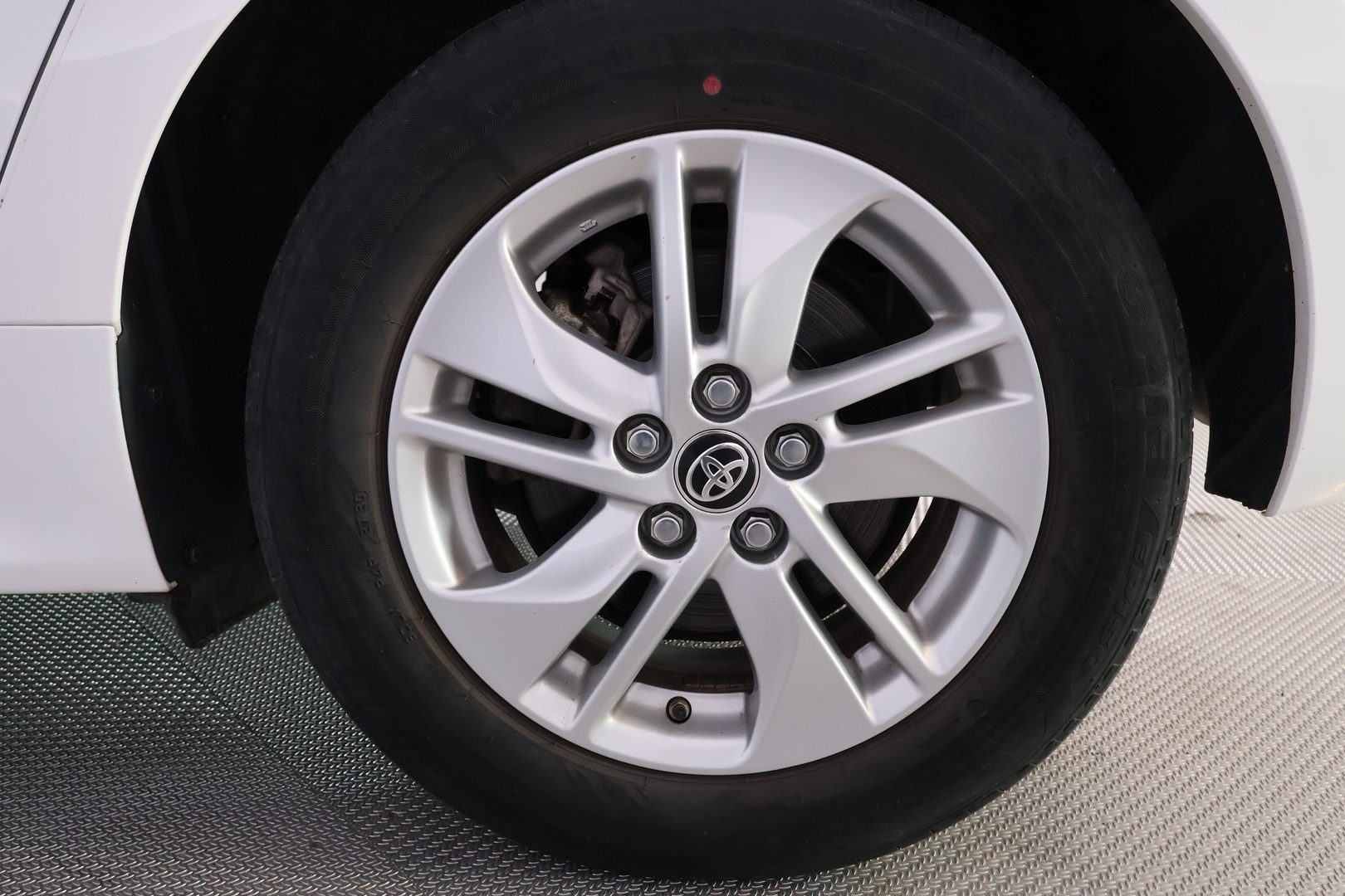 TOYOTA Yaris 42
