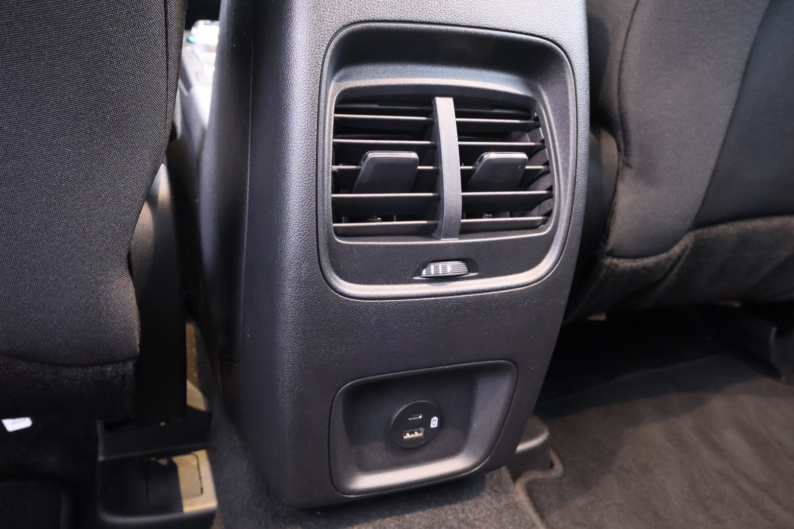 FORD KUGA 17