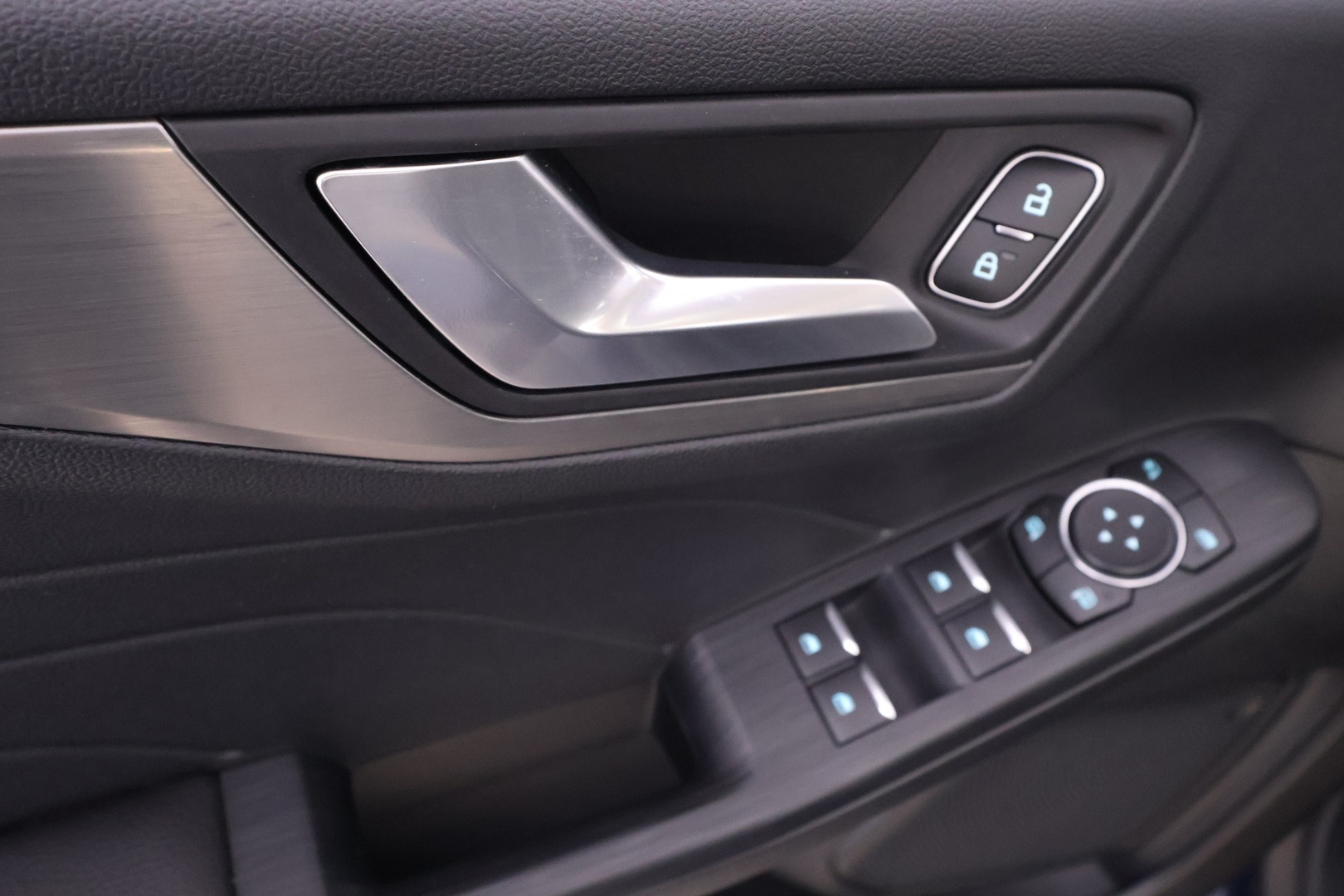 FORD KUGA 24