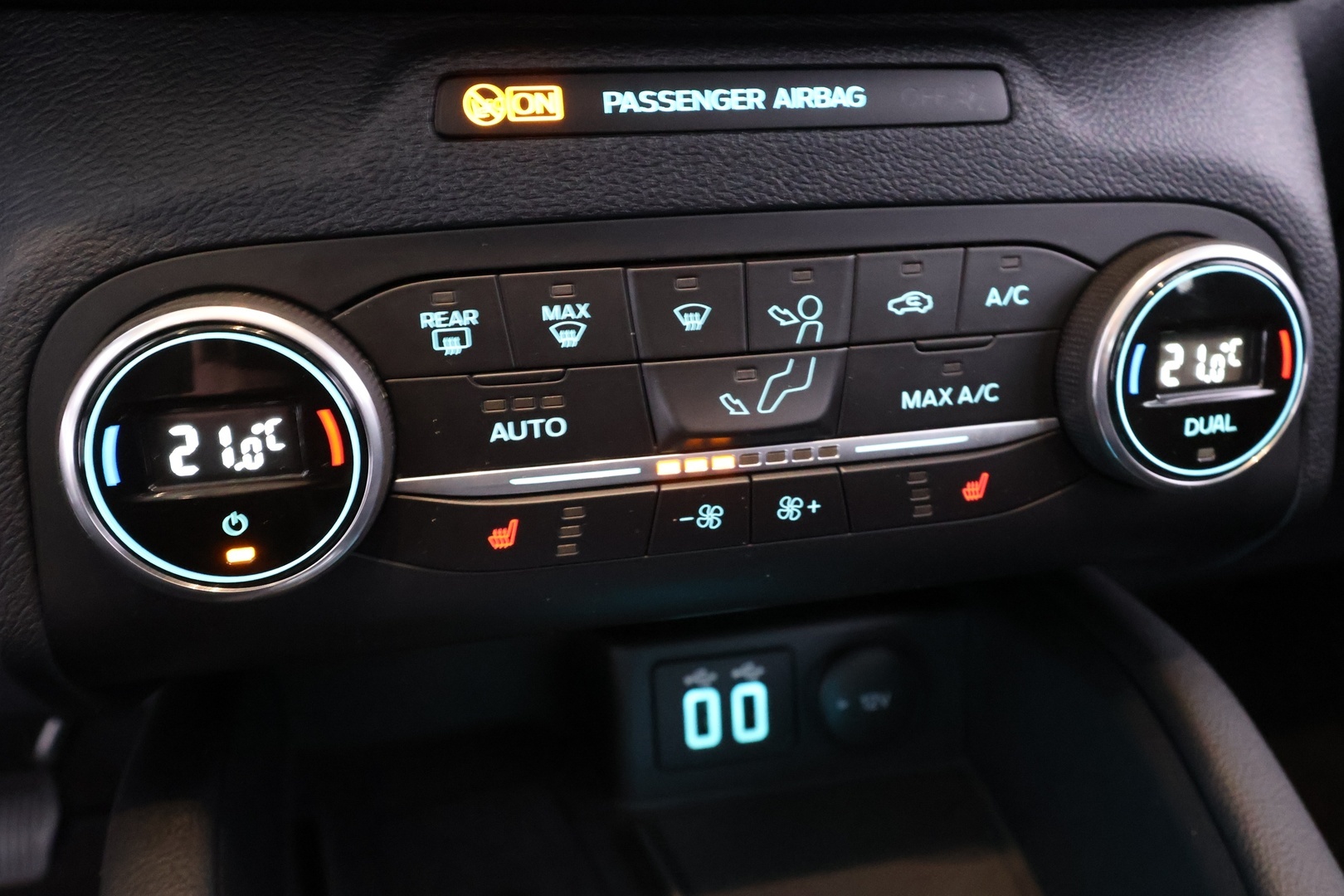 FORD KUGA 38
