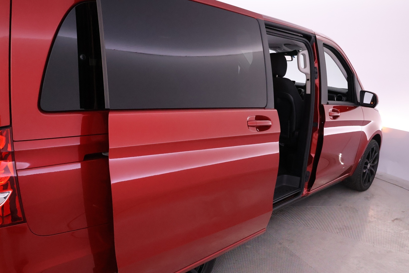 MERCEDES-BENZ V 20